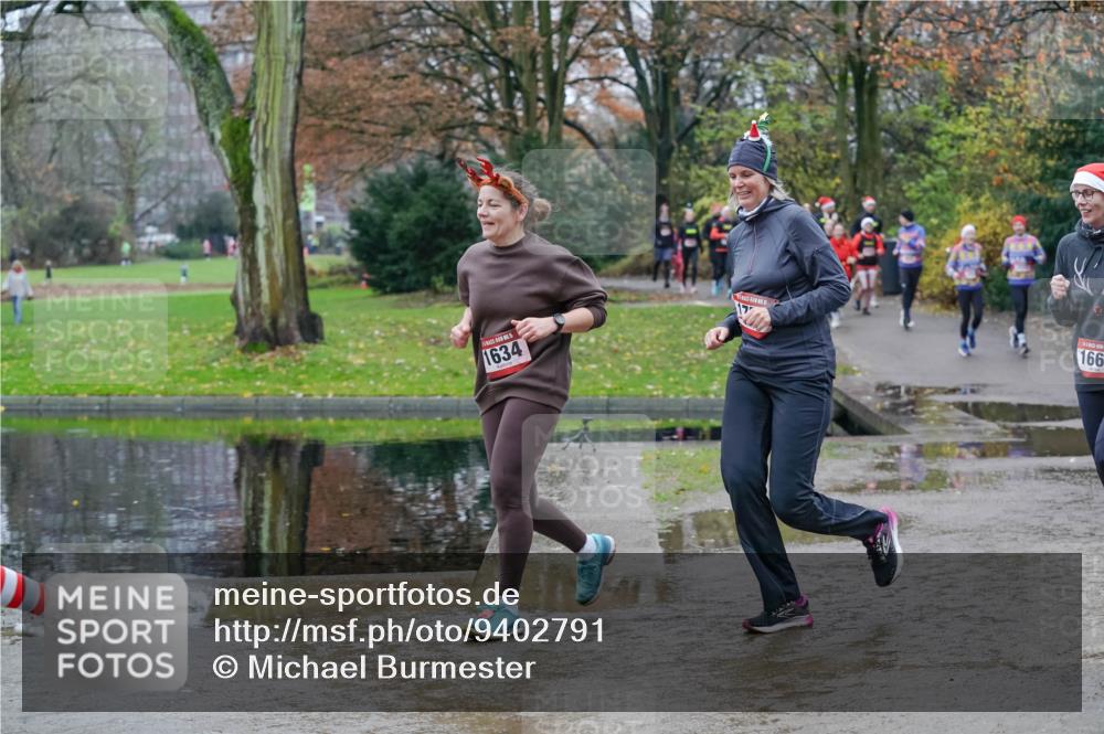 07.12.2025 - St. Pauli X-Mass-Run No. 15 Michael Burmester http://msf.ph/oto/9402791 07.12.2025 10:44:16 Laufen 1634, 166 meine-sportfotos.de