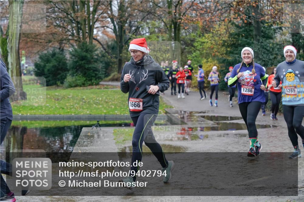 07.12.2025 - St. Pauli X-Mass-Run No. 15 Michael Burmester http://msf.ph/oto/9402794 07.12.2025 10:44:17 Laufen 1666, 1286, 1285 meine-sportfotos.de