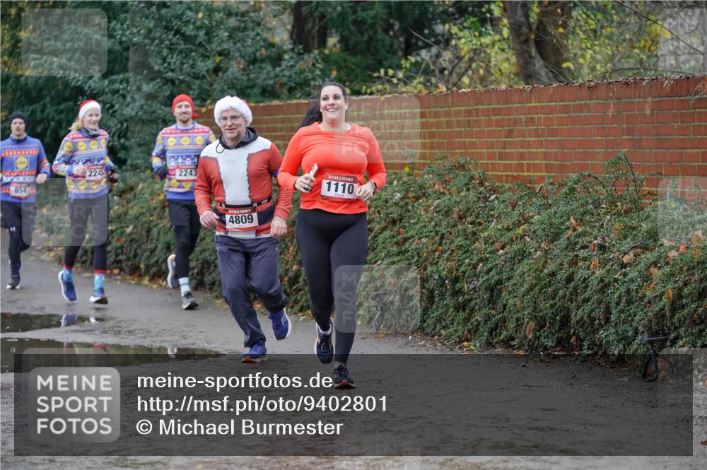 07.12.2025 - St. Pauli X-Mass-Run No. 15 Michael Burmester http://msf.ph/oto/9402801 07.12.2025 10:44:19 Laufen 2249, 2243, 854, 4809, 1110 meine-sportfotos.de