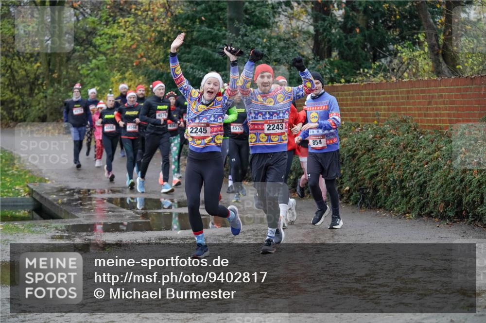 07.12.2025 - St. Pauli X-Mass-Run No. 15 Michael Burmester http://msf.ph/oto/9402817 07.12.2025 10:44:23 Laufen 4576, 5, 2245, 4570, 2243, 854 meine-sportfotos.de