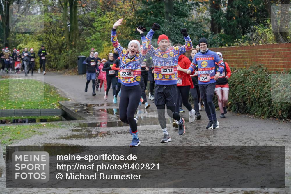 07.12.2025 - St. Pauli X-Mass-Run No. 15 Michael Burmester http://msf.ph/oto/9402821 07.12.2025 10:44:23 Laufen 576, 4544, 2245, 2243, 561, 854, 18 meine-sportfotos.de