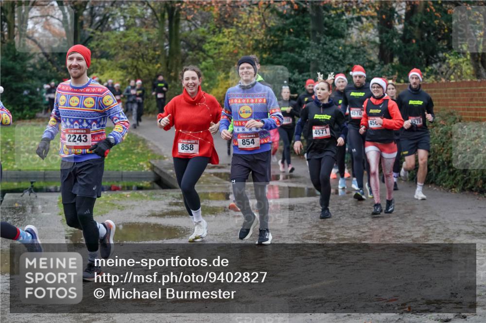 07.12.2025 - St. Pauli X-Mass-Run No. 15 Michael Burmester http://msf.ph/oto/9402827 07.12.2025 10:44:25 Laufen 5, 2243, 858, 854, 4571, 4570, 45, 1578 meine-sportfotos.de