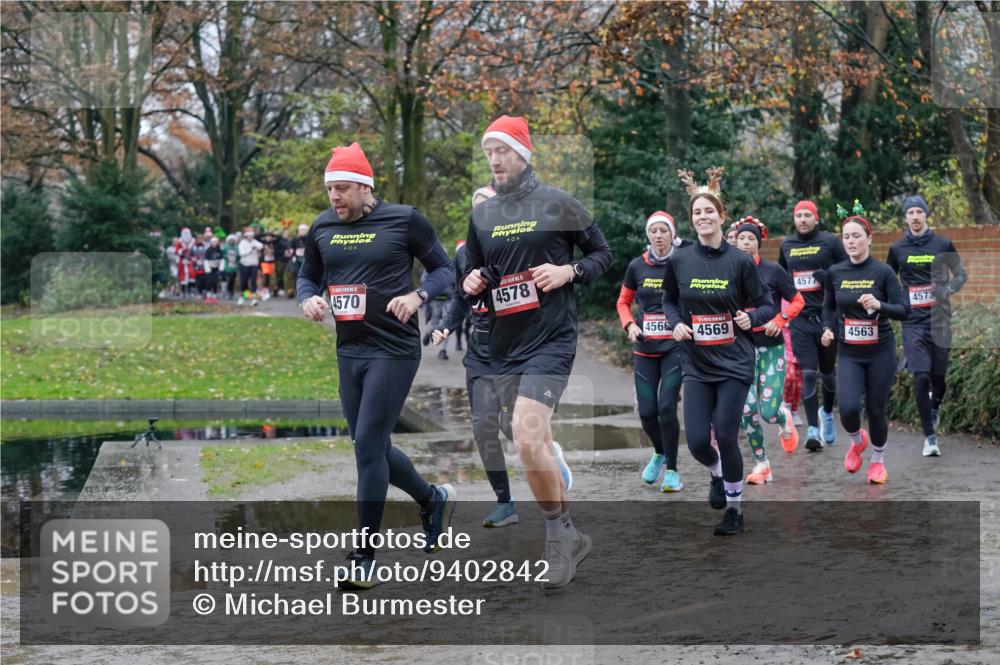 07.12.2025 - St. Pauli X-Mass-Run No. 15 Michael Burmester http://msf.ph/oto/9402842 07.12.2025 10:44:28 Laufen 0, 0, 4577, 4570, 5, 15, 4578, 0, 4566, 4569, 4563, 4573 meine-sportfotos.de