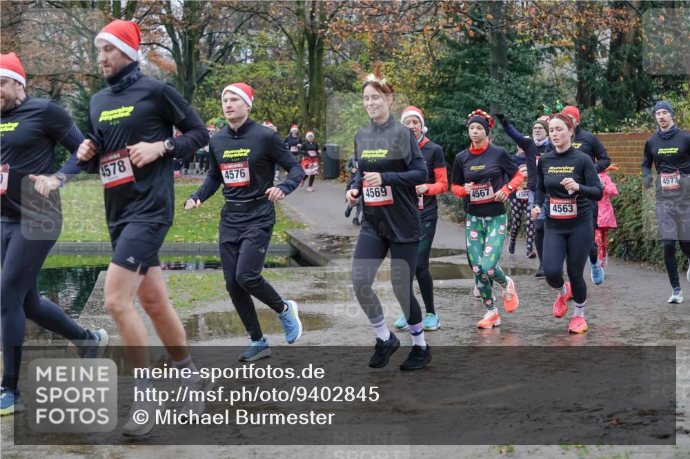 07.12.2025 - St. Pauli X-Mass-Run No. 15 Michael Burmester http://msf.ph/oto/9402845 07.12.2025 10:44:29 Laufen 40, 4578, 4576, 0, 4569, 4567, 1560, 4563, 4573 meine-sportfotos.de