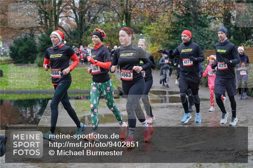 07.12.2025 - St. Pauli X-Mass-Run No. 15 Michael Burmester http://msf.ph/oto/9402851 07.12.2025 10:44:30 Laufen 0, 40, 4566, 4567, 15, 4563, 8, 0, 4577, 1584, 4573, 1559 meine-sportfotos.de
