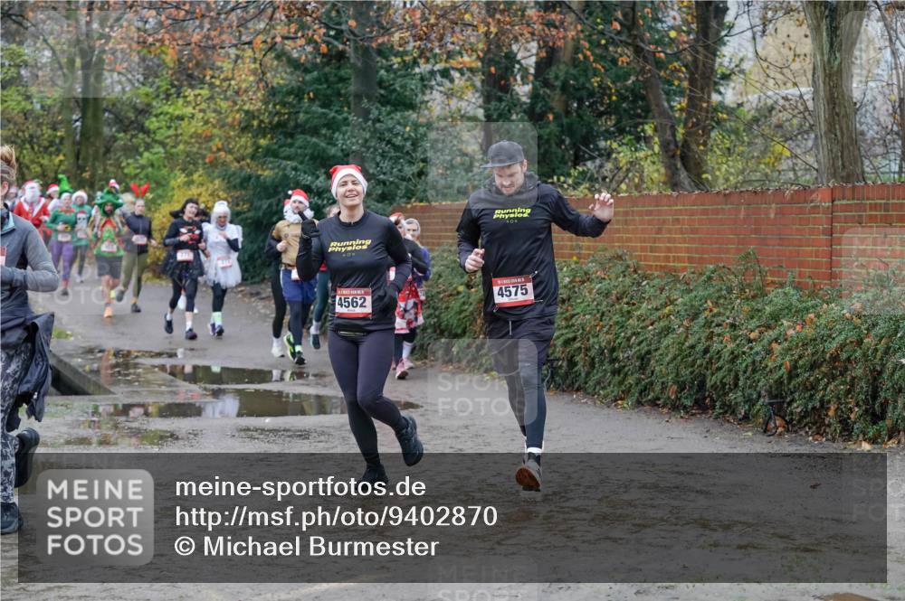 07.12.2025 - St. Pauli X-Mass-Run No. 15 Michael Burmester http://msf.ph/oto/9402870 07.12.2025 10:44:36 Laufen 0, 4562, 4575 meine-sportfotos.de