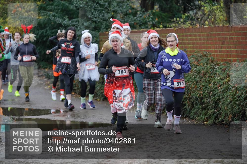 07.12.2025 - St. Pauli X-Mass-Run No. 15 Michael Burmester http://msf.ph/oto/9402881 07.12.2025 10:44:38 Laufen 502, 271, 273, 784, 574 meine-sportfotos.de