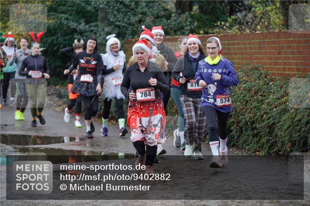 07.12.2025 - St. Pauli X-Mass-Run No. 15 Michael Burmester http://msf.ph/oto/9402882 07.12.2025 10:44:38 Laufen 502, 271, 273, 15, 784, 878, 5, 574 meine-sportfotos.de