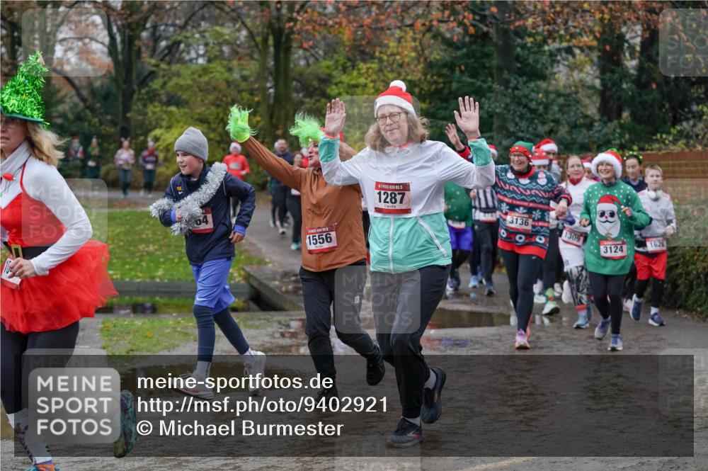 07.12.2025 - St. Pauli X-Mass-Run No. 15 Michael Burmester http://msf.ph/oto/9402921 07.12.2025 10:44:47 Laufen 1556, 15, 1287, 3136, 1309, 3124 meine-sportfotos.de