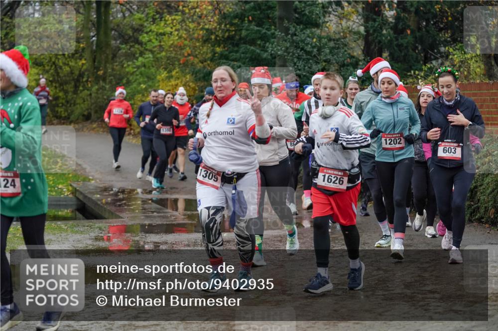 07.12.2025 - St. Pauli X-Mass-Run No. 15 Michael Burmester http://msf.ph/oto/9402935 07.12.2025 10:44:50 Laufen 24, 1386, 1202, 1309, 1626, 603 meine-sportfotos.de