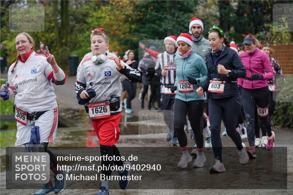 07.12.2025 - St. Pauli X-Mass-Run No. 15 Michael Burmester http://msf.ph/oto/9402940 07.12.2025 10:44:51 Laufen 1202, 603, 5, 309, 15, 1626, 591 meine-sportfotos.de