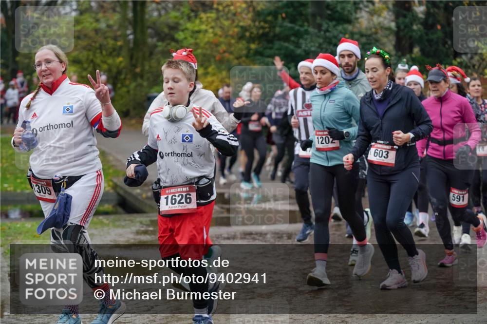 07.12.2025 - St. Pauli X-Mass-Run No. 15 Michael Burmester http://msf.ph/oto/9402941 07.12.2025 10:44:51 Laufen 5, 1309, 15, 1626, 1202, 603, 591 meine-sportfotos.de