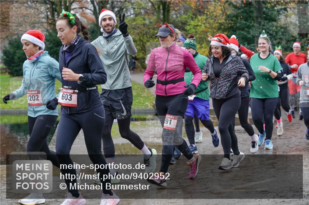 07.12.2025 - St. Pauli X-Mass-Run No. 15 Michael Burmester http://msf.ph/oto/9402952 07.12.2025 10:44:53 Laufen 15, 1202, 603, 15, 91 meine-sportfotos.de