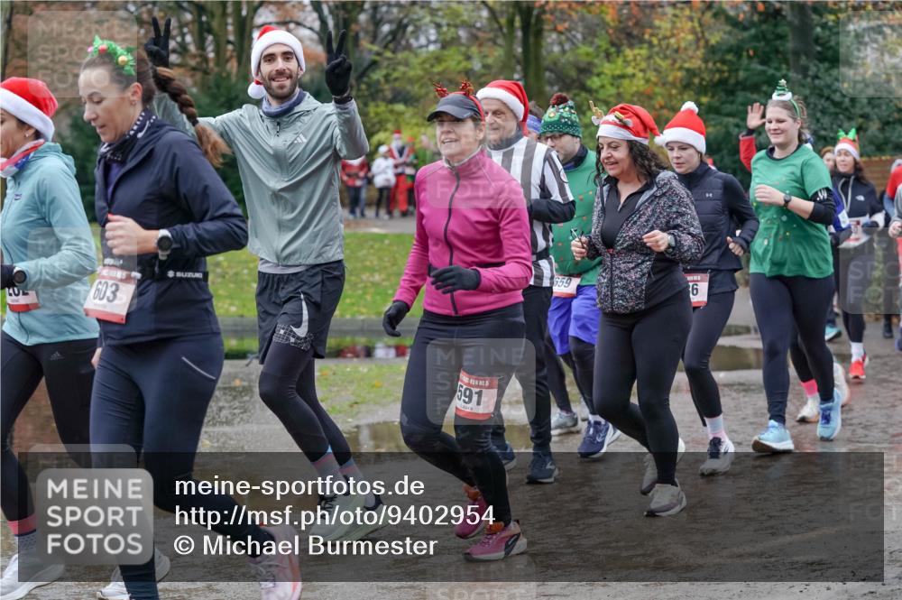 07.12.2025 - St. Pauli X-Mass-Run No. 15 Michael Burmester http://msf.ph/oto/9402954 07.12.2025 10:44:53 Laufen 10, 603, 15, 591, 559 meine-sportfotos.de