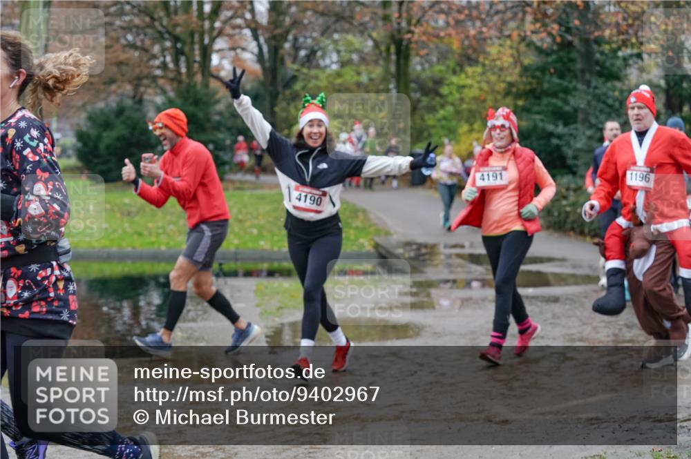 07.12.2025 - St. Pauli X-Mass-Run No. 15 Michael Burmester http://msf.ph/oto/9402967 07.12.2025 10:44:56 Laufen 4190, 4191, 1196 meine-sportfotos.de