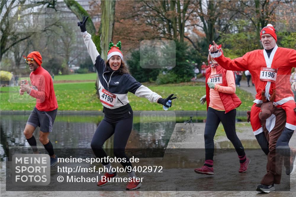 07.12.2025 - St. Pauli X-Mass-Run No. 15 Michael Burmester http://msf.ph/oto/9402972 07.12.2025 10:44:57 Laufen 4190, 4191, 15, 1196 meine-sportfotos.de