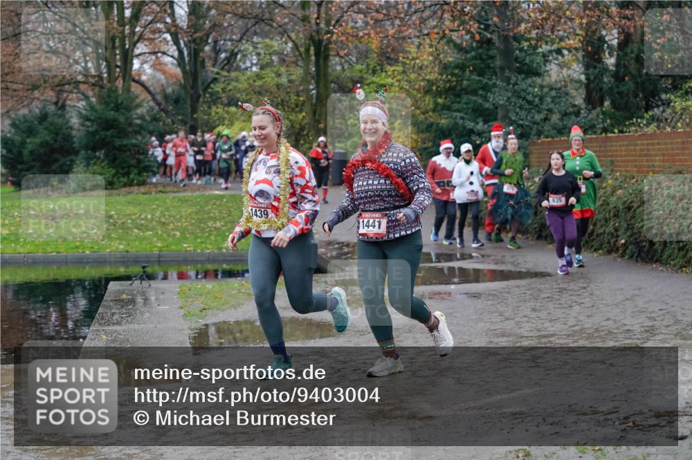 07.12.2025 - St. Pauli X-Mass-Run No. 15 Michael Burmester http://msf.ph/oto/9403004 07.12.2025 10:45:05 Laufen 1439, 1441, 635 meine-sportfotos.de
