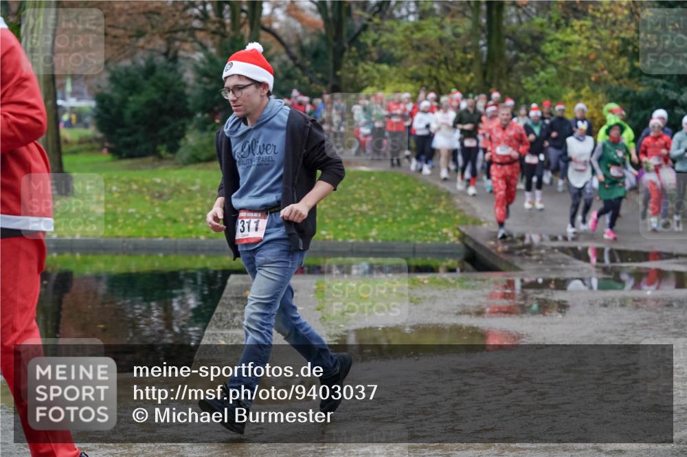 07.12.2025 - St. Pauli X-Mass-Run No. 15 Michael Burmester http://msf.ph/oto/9403037 07.12.2025 10:45:13 Laufen 5, 311 meine-sportfotos.de