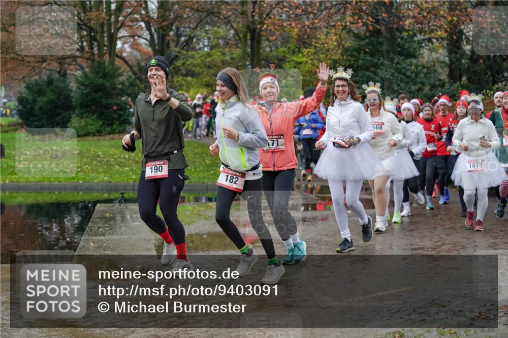 07.12.2025 - St. Pauli X-Mass-Run No. 15 Michael Burmester http://msf.ph/oto/9403091 07.12.2025 10:45:26 Laufen 190, 182, 568, 45, 1619 meine-sportfotos.de