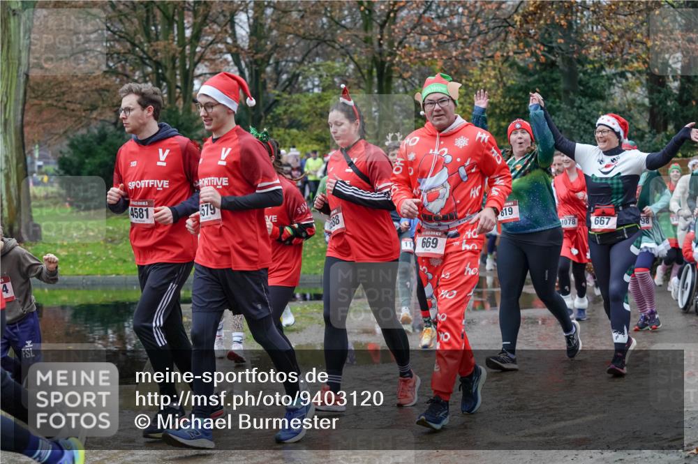 07.12.2025 - St. Pauli X-Mass-Run No. 15 Michael Burmester http://msf.ph/oto/9403120 07.12.2025 10:45:31 Laufen 4581, 579, 00, 1669, 819, 1078, 667, 98 meine-sportfotos.de
