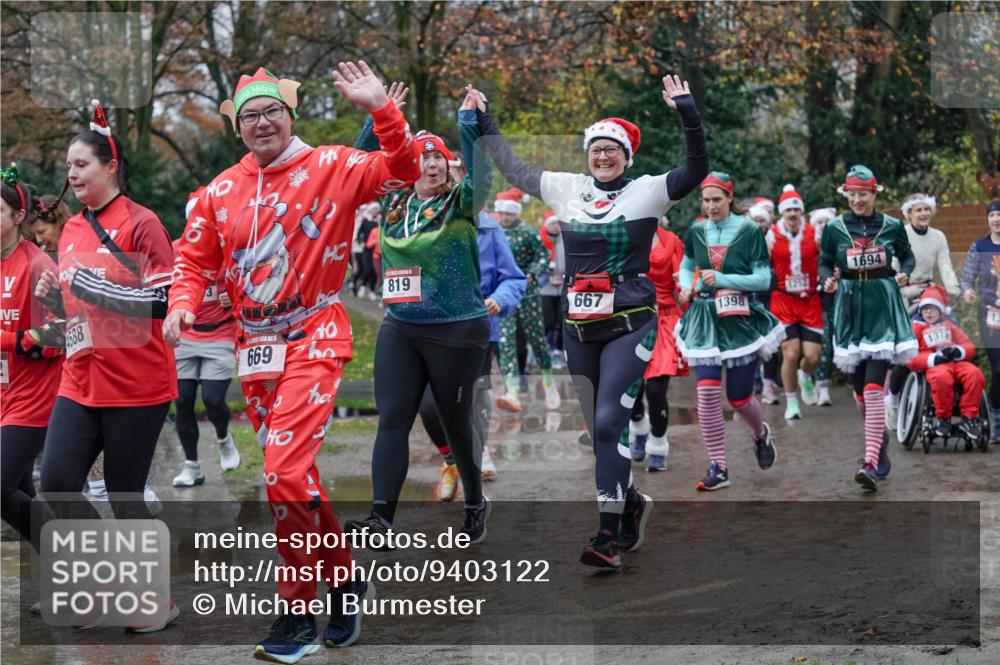 07.12.2025 - St. Pauli X-Mass-Run No. 15 Michael Burmester http://msf.ph/oto/9403122 07.12.2025 10:45:32 Laufen 4588, 669, 40, 819, 667, 1398, 1694, 1379 meine-sportfotos.de