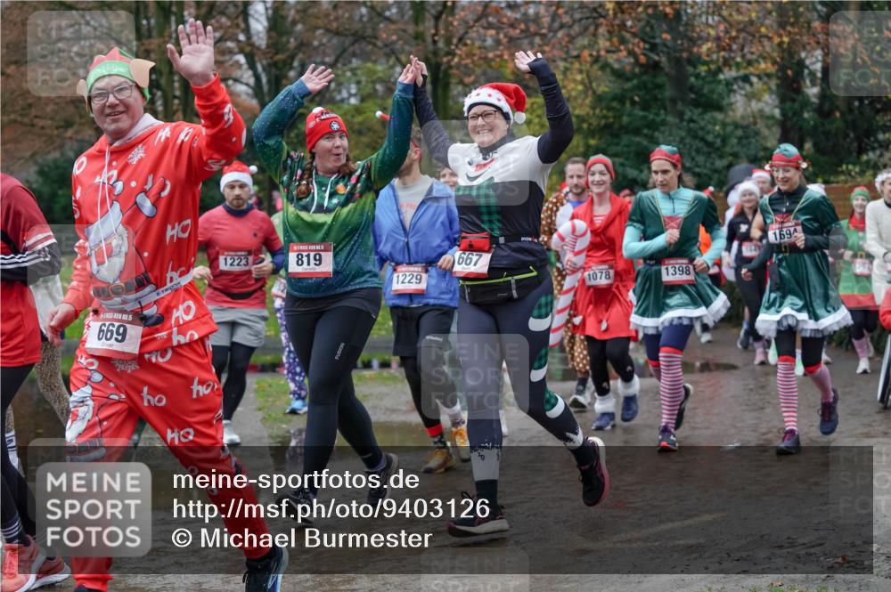 07.12.2025 - St. Pauli X-Mass-Run No. 15 Michael Burmester http://msf.ph/oto/9403126 07.12.2025 10:45:32 Laufen 15, 669, 1223, 15, 819, 1229, 667, 1694, 1078, 1398, 1250 meine-sportfotos.de