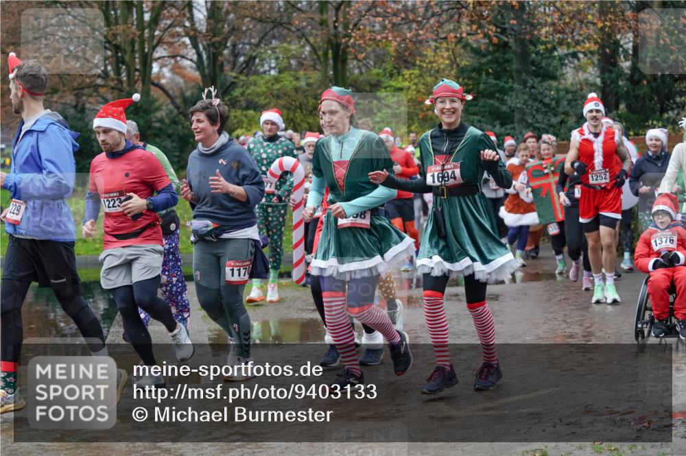 07.12.2025 - St. Pauli X-Mass-Run No. 15 Michael Burmester http://msf.ph/oto/9403133 07.12.2025 10:45:33 Laufen 229, 1223, 77, 1170, 23, 38, 1694, 1382, 1252, 1376 meine-sportfotos.de