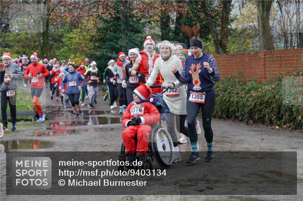 07.12.2025 - St. Pauli X-Mass-Run No. 15 Michael Burmester http://msf.ph/oto/9403134 07.12.2025 10:45:34 Laufen 1464, 1381, 440, 1641, 1376, 1342, 1355 meine-sportfotos.de