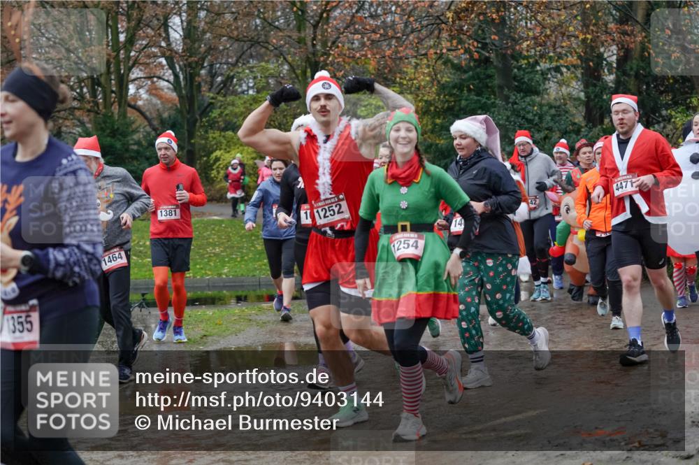07.12.2025 - St. Pauli X-Mass-Run No. 15 Michael Burmester http://msf.ph/oto/9403144 07.12.2025 10:45:36 Laufen 1355, 1464, 1381, 11252, 1254, 14, 42, 4471 meine-sportfotos.de