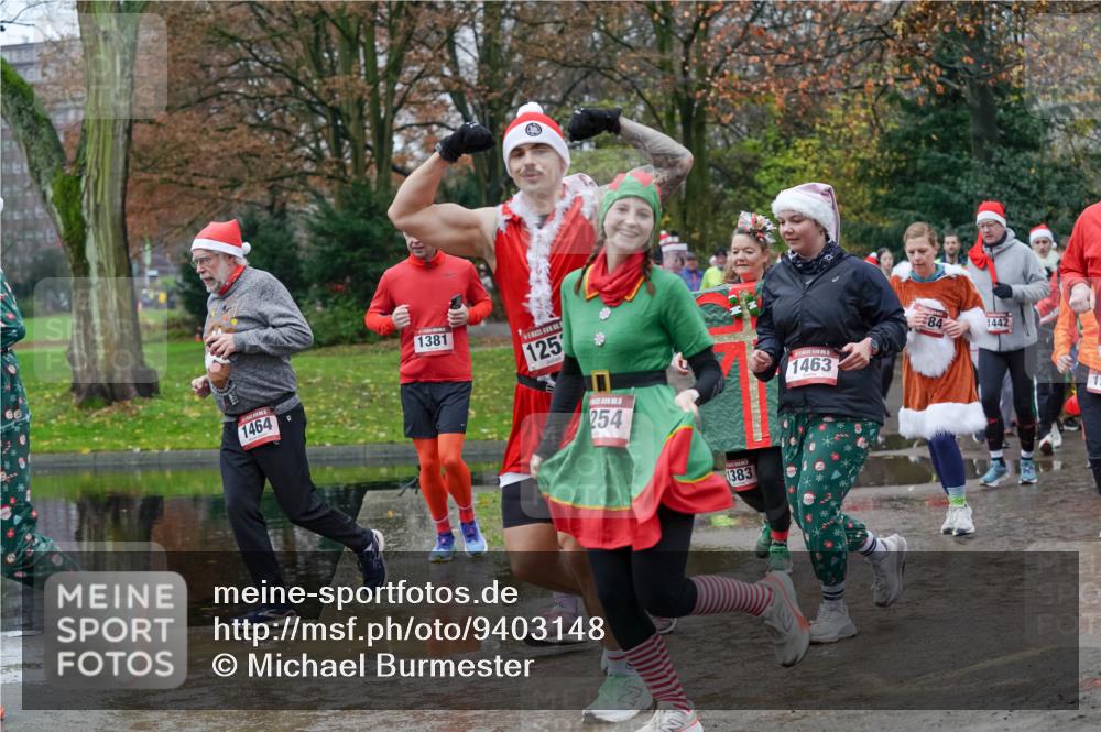 07.12.2025 - St. Pauli X-Mass-Run No. 15 Michael Burmester http://msf.ph/oto/9403148 07.12.2025 10:45:37 Laufen 1381, 1464, 125, 254, 1383, 1463, 84, 1442 meine-sportfotos.de