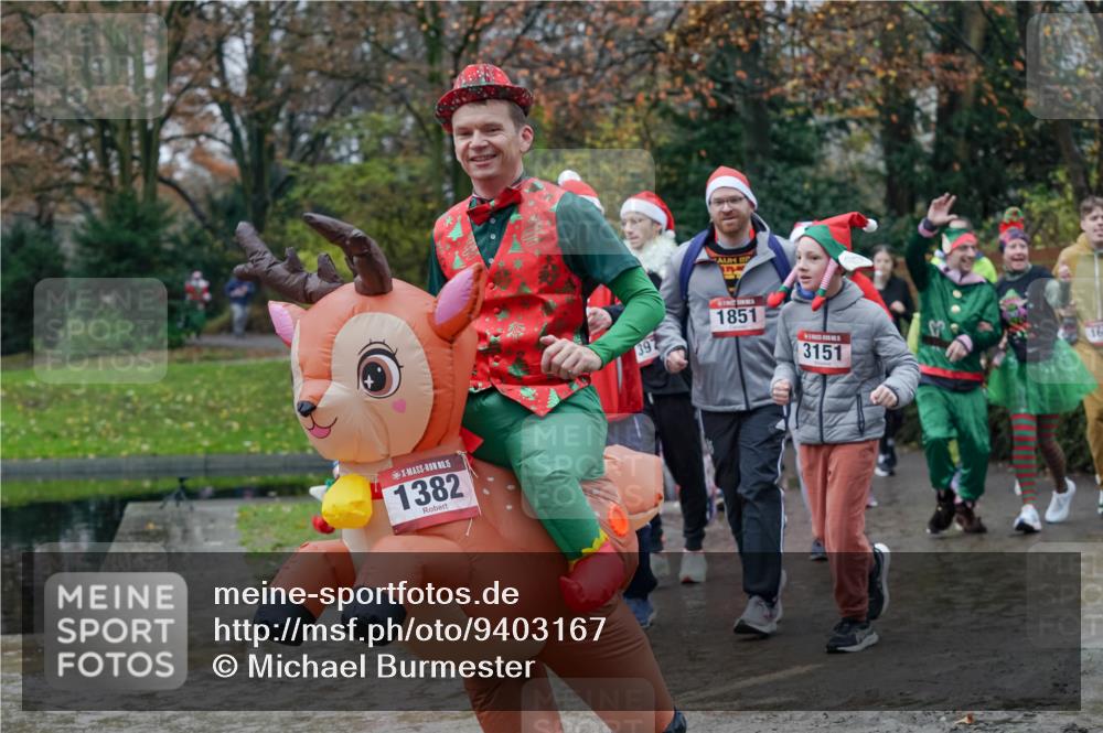 07.12.2025 - St. Pauli X-Mass-Run No. 15 Michael Burmester http://msf.ph/oto/9403167 07.12.2025 10:45:41 Laufen 5, 1382, 397, 1851, 3151 meine-sportfotos.de