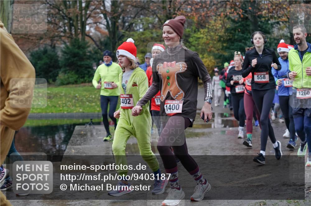 07.12.2025 - St. Pauli X-Mass-Run No. 15 Michael Burmester http://msf.ph/oto/9403187 07.12.2025 10:45:45 Laufen 402, 15, 1400, 889, 558, 1245, 1260 meine-sportfotos.de
