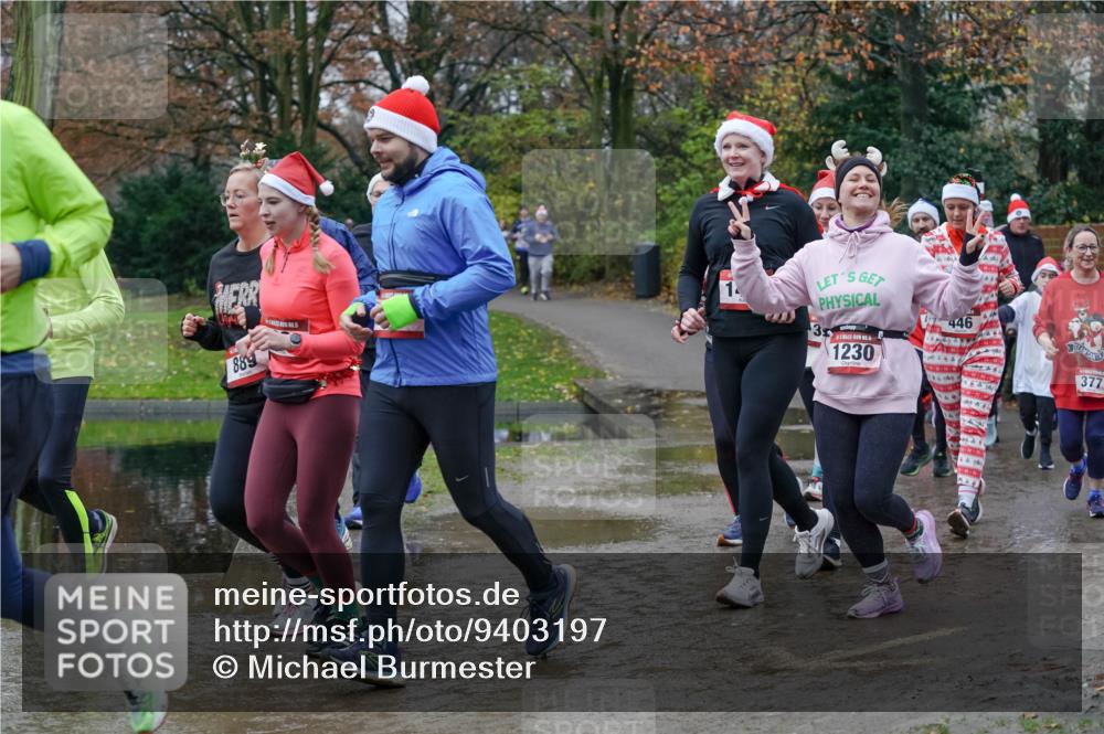 07.12.2025 - St. Pauli X-Mass-Run No. 15 Michael Burmester http://msf.ph/oto/9403197 07.12.2025 10:45:47 Laufen 889, 3, 1230, 446, 377 meine-sportfotos.de
