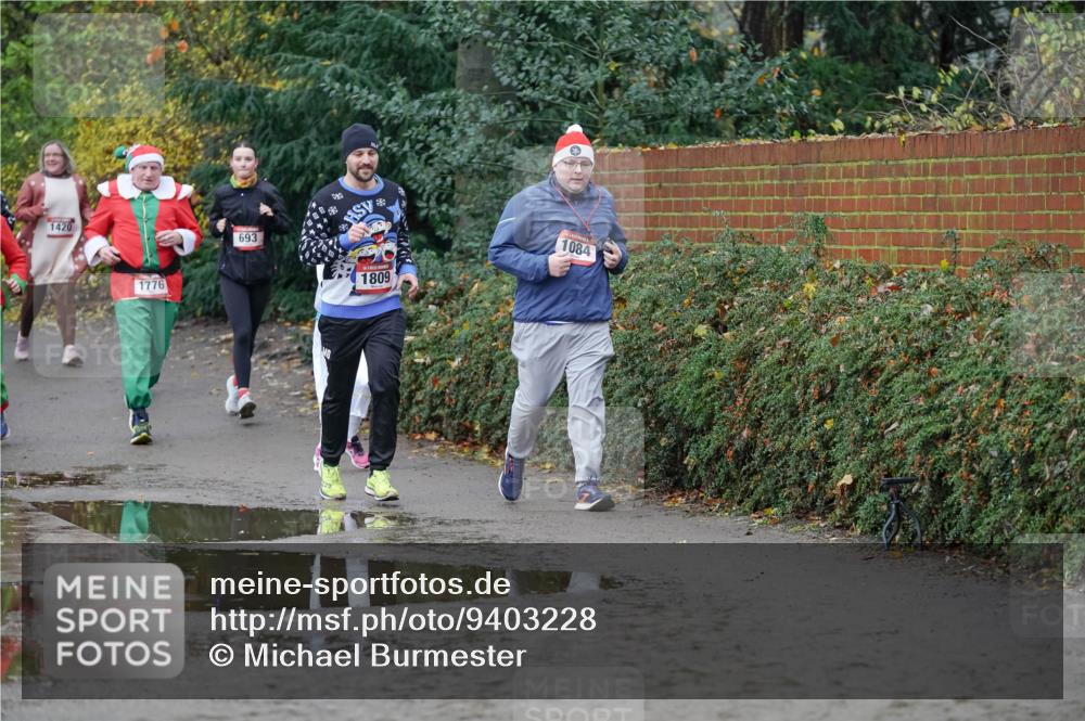 07.12.2025 - St. Pauli X-Mass-Run No. 15 Michael Burmester http://msf.ph/oto/9403228 07.12.2025 10:45:56 Laufen 1420, 1776, 693, 1809, 1084 meine-sportfotos.de