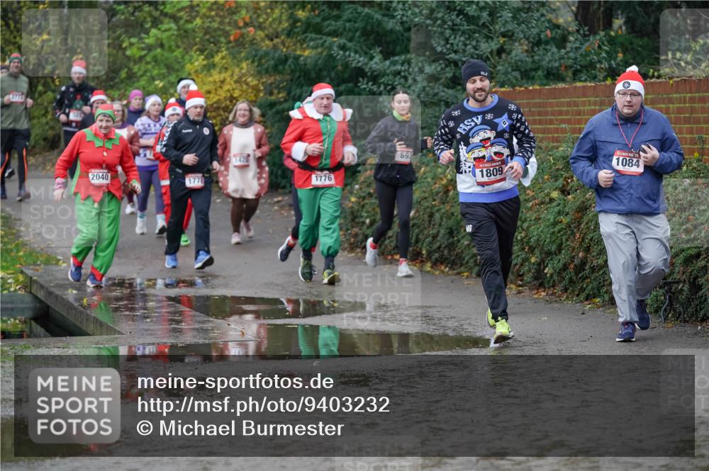 07.12.2025 - St. Pauli X-Mass-Run No. 15 Michael Burmester http://msf.ph/oto/9403232 07.12.2025 10:45:58 Laufen 2040, 3040, 1778, 1420, 1776, 693, 1809, 1084 meine-sportfotos.de