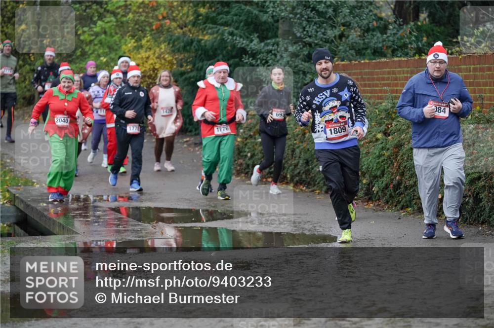 07.12.2025 - St. Pauli X-Mass-Run No. 15 Michael Burmester http://msf.ph/oto/9403233 07.12.2025 10:45:58 Laufen 2040, 1778, 1428, 1776, 693, 1809, 84 meine-sportfotos.de