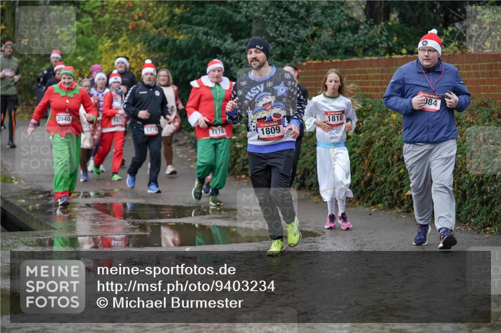 07.12.2025 - St. Pauli X-Mass-Run No. 15 Michael Burmester http://msf.ph/oto/9403234 07.12.2025 10:45:59 Laufen 2040, 1778, 1776, 25, 1809, 1810, 084 meine-sportfotos.de