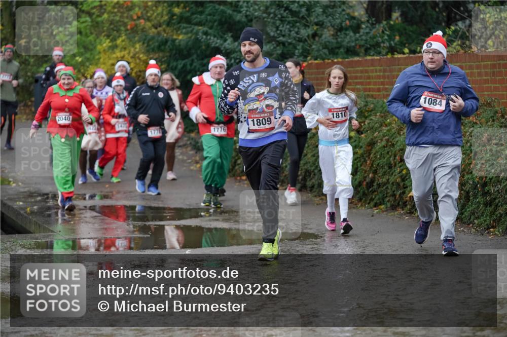 07.12.2025 - St. Pauli X-Mass-Run No. 15 Michael Burmester http://msf.ph/oto/9403235 07.12.2025 10:45:59 Laufen 2040, 1429, 177, 1776, 1809, 1810, 1084 meine-sportfotos.de