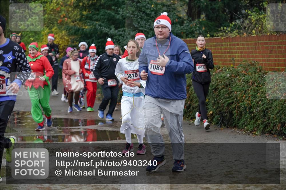 07.12.2025 - St. Pauli X-Mass-Run No. 15 Michael Burmester http://msf.ph/oto/9403240 07.12.2025 10:46:01 Laufen 40, 9, 1778, 15, 1810, 1084, 693 meine-sportfotos.de