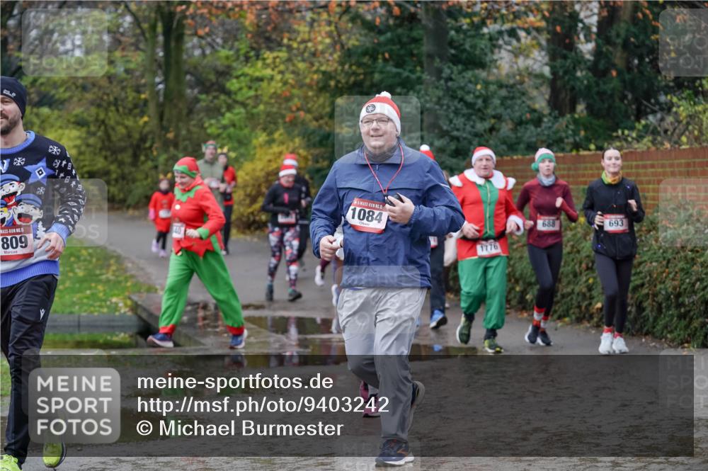 07.12.2025 - St. Pauli X-Mass-Run No. 15 Michael Burmester http://msf.ph/oto/9403242 07.12.2025 10:46:01 Laufen 15, 809, 40, 15, 1084, 1776, 688, 693 meine-sportfotos.de