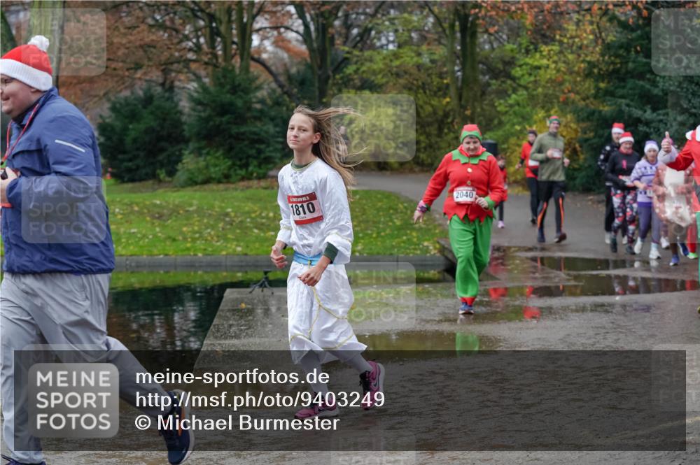 07.12.2025 - St. Pauli X-Mass-Run No. 15 Michael Burmester http://msf.ph/oto/9403249 07.12.2025 10:46:03 Laufen 1810, 2040 meine-sportfotos.de