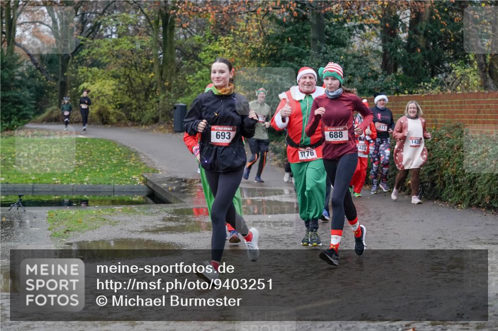 07.12.2025 - St. Pauli X-Mass-Run No. 15 Michael Burmester http://msf.ph/oto/9403251 07.12.2025 10:46:04 Laufen 693, 1776, 688, 1423, 11, 1420 meine-sportfotos.de
