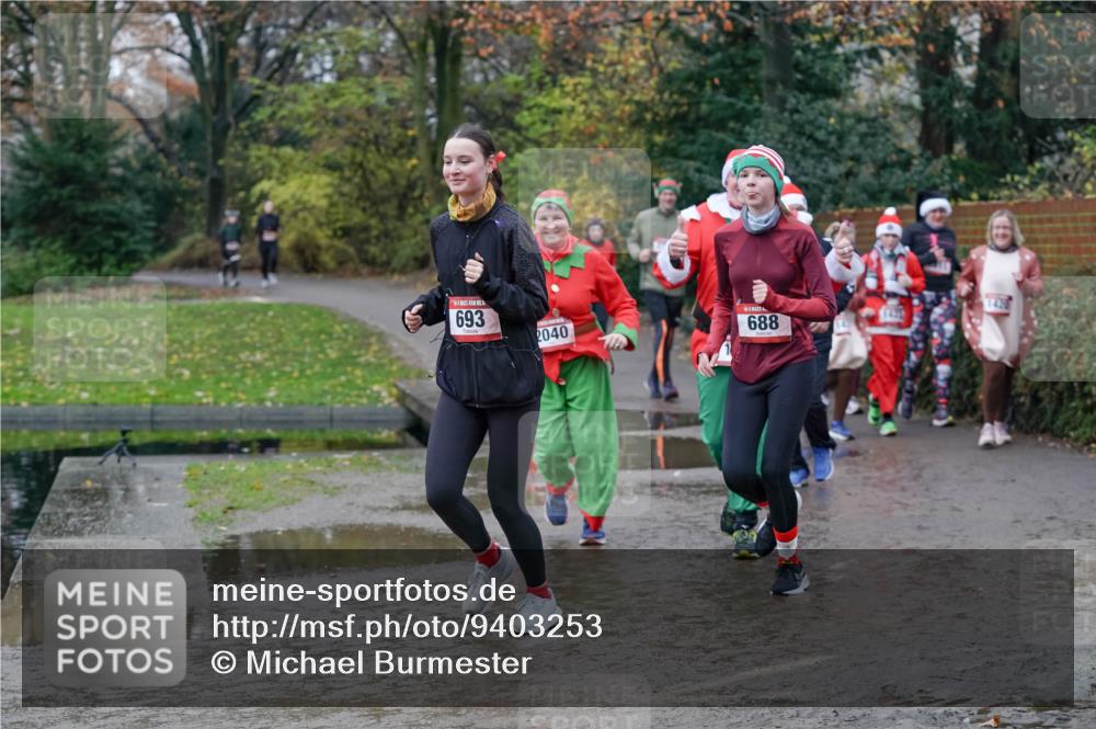 07.12.2025 - St. Pauli X-Mass-Run No. 15 Michael Burmester http://msf.ph/oto/9403253 07.12.2025 10:46:04 Laufen 693, 2040, 688, 1421 meine-sportfotos.de