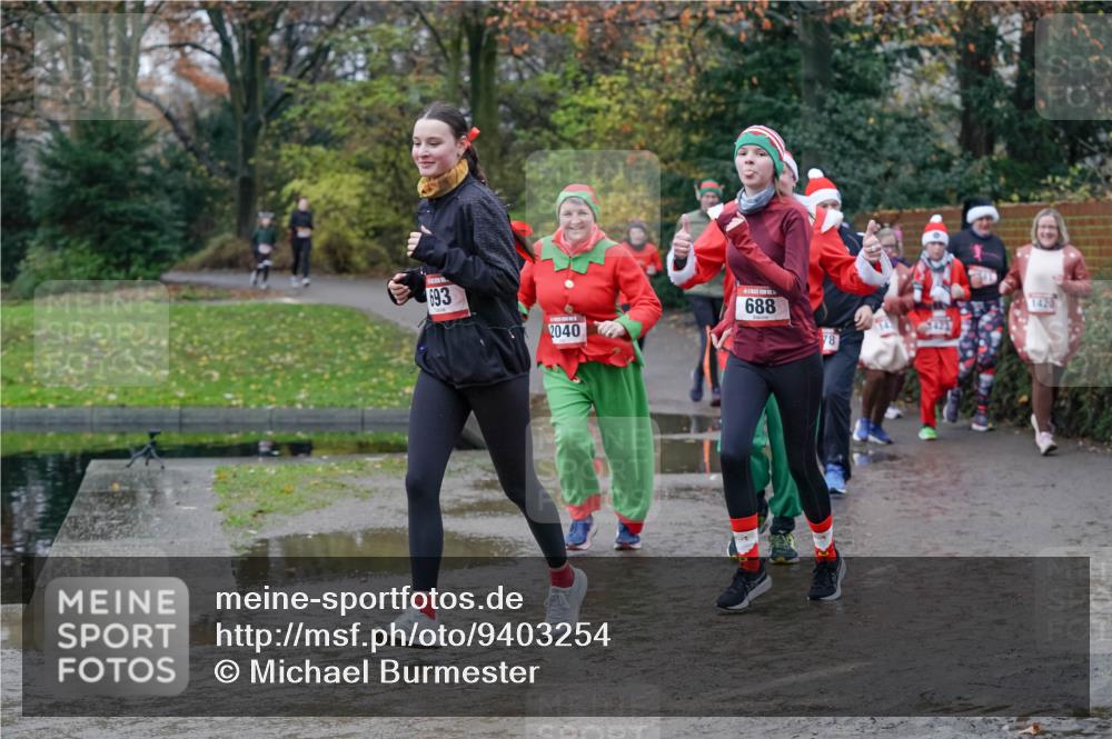 07.12.2025 - St. Pauli X-Mass-Run No. 15 Michael Burmester http://msf.ph/oto/9403254 07.12.2025 10:46:05 Laufen 693, 2040, 688, 78, 1420, 9429 meine-sportfotos.de