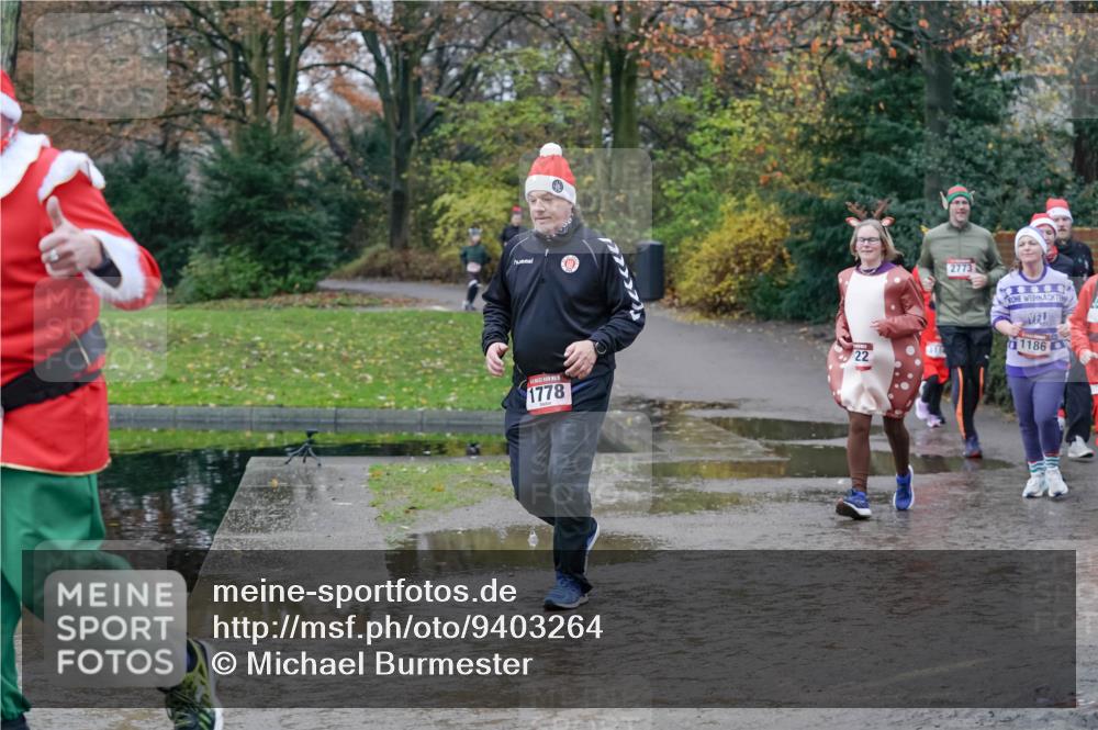 07.12.2025 - St. Pauli X-Mass-Run No. 15 Michael Burmester http://msf.ph/oto/9403264 07.12.2025 10:46:07 Laufen 2773, 112, 1186, 22, 1778 meine-sportfotos.de