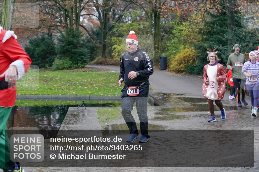 07.12.2025 - St. Pauli X-Mass-Run No. 15 Michael Burmester http://msf.ph/oto/9403265 07.12.2025 10:46:07 Laufen 15, 1778, 22, 2773, 1186 meine-sportfotos.de