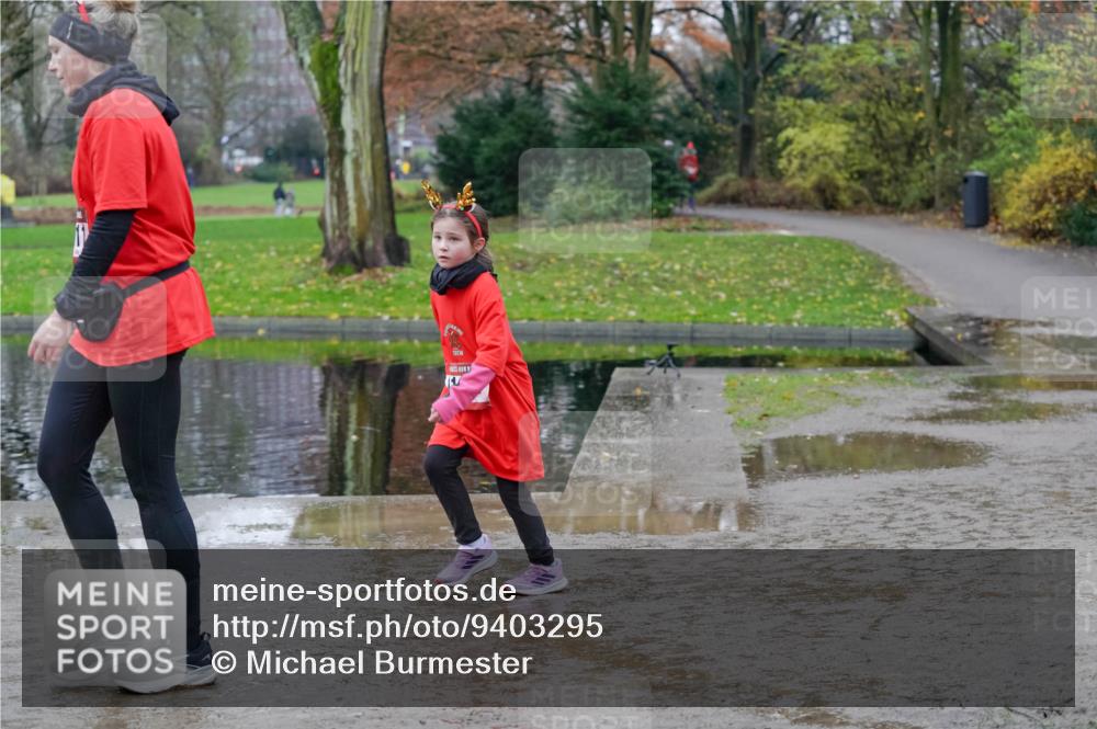 07.12.2025 - St. Pauli X-Mass-Run No. 15 Michael Burmester http://msf.ph/oto/9403295 07.12.2025 10:46:16 Laufen  meine-sportfotos.de