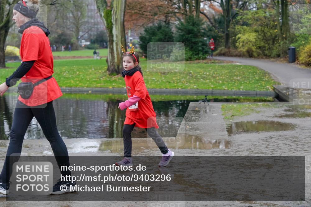 07.12.2025 - St. Pauli X-Mass-Run No. 15 Michael Burmester http://msf.ph/oto/9403296 07.12.2025 10:46:16 Laufen  meine-sportfotos.de