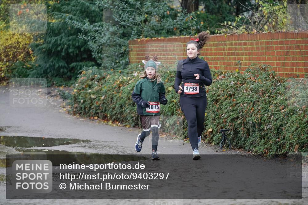 07.12.2025 - St. Pauli X-Mass-Run No. 15 Michael Burmester http://msf.ph/oto/9403297 07.12.2025 10:46:17 Laufen 4815, 4798 meine-sportfotos.de