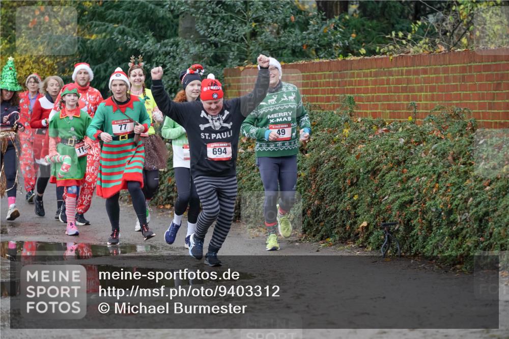 07.12.2025 - St. Pauli X-Mass-Run No. 15 Michael Burmester http://msf.ph/oto/9403312 07.12.2025 10:46:34 Laufen 77, 11, 101, 694, 49 meine-sportfotos.de